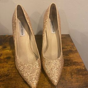 Beautiful Steve Madden Gold Glitter Heels